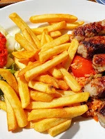 Cevapcici Mit Ayvarreis Und Pommes